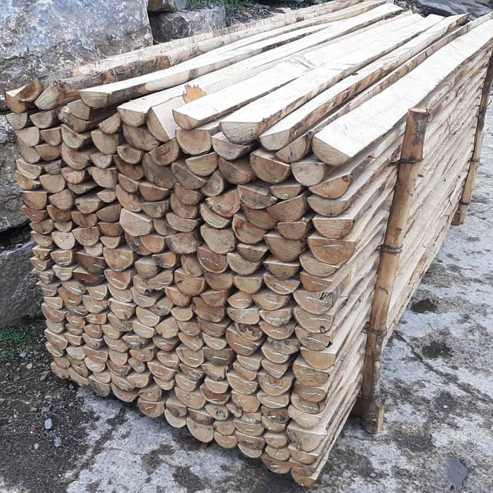 Zaunriegel: Halbrund, für eine robuste und langlebige Konstruktion